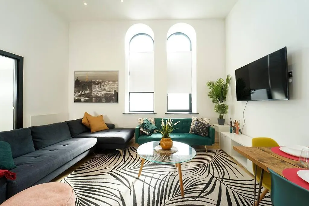 Spacious 2 Bedroom City Centre Apartment Leeds